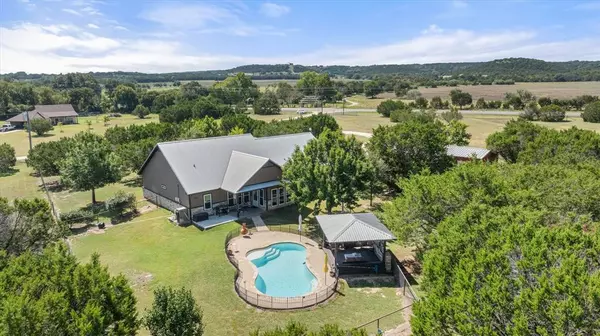 111 Private Road 2346, Meridian, TX 76665