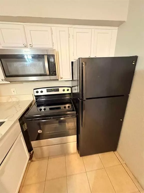 Dallas, TX 75243,9821 Walnut Street #304