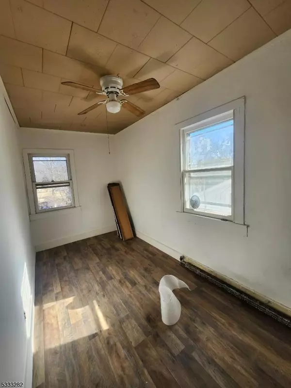 Belvidere Twp., NJ 07823,20 Adams St