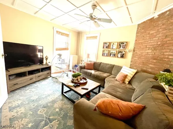 Morristown Town, NJ 07960,14 Wetmore Ave