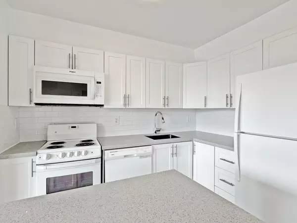 Toronto C01, ON M5S 2H8,666 Spadina AVE #604