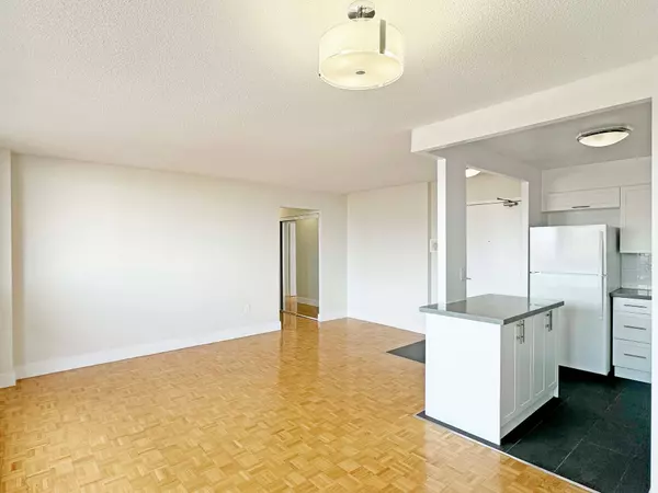 Toronto C01, ON M5S 2H8,666 Spadina AVE #2010