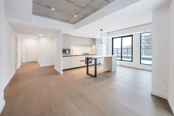 Toronto C10, ON M4G 3C4,1720 Bayview AVE #407