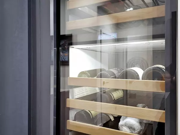 Toronto C01, ON M6J 1C9,850 Richmond ST W #18