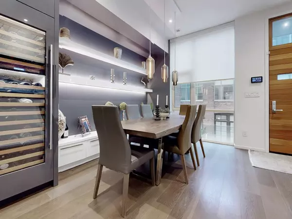 Toronto C01, ON M6J 1C9,850 Richmond ST W #18