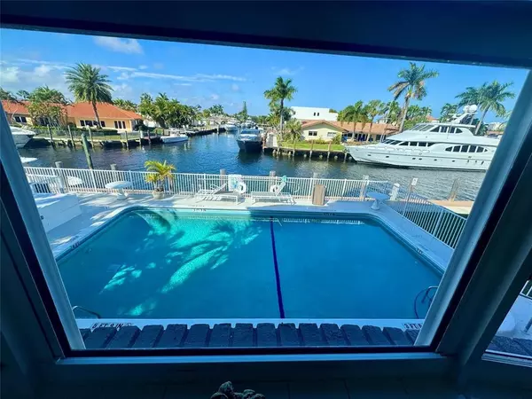 Fort Lauderdale, FL 33308,3111 NE 51st St #201C