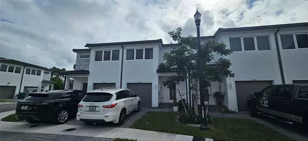 5010 SW 37th St #5010, West Park, FL 33023