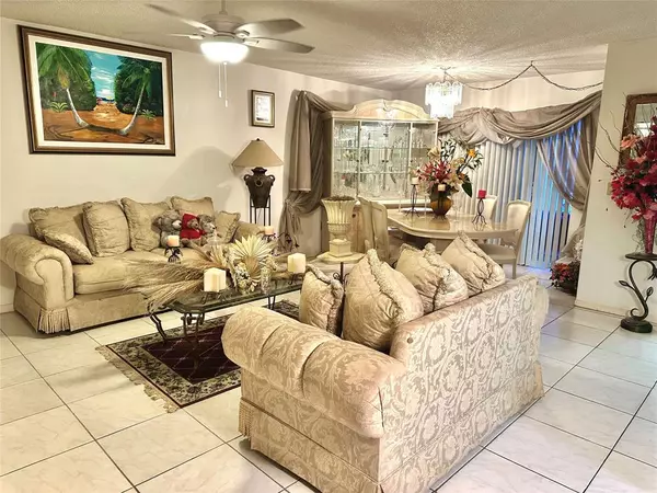 2451 NW 41st Ave #207, Lauderhill, FL 33313