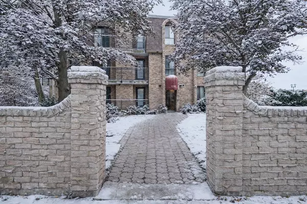 Aurora, ON L4G 1N8,15390 Yonge ST #203