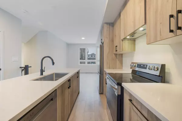 Richmond Hill, ON L4B 0J5,6 Honey Milk LN