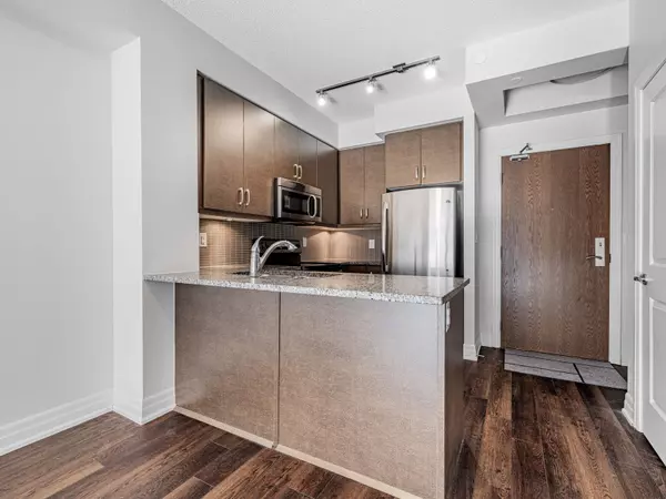 Aurora, ON L4G 7E3,111 civic square Gate #314