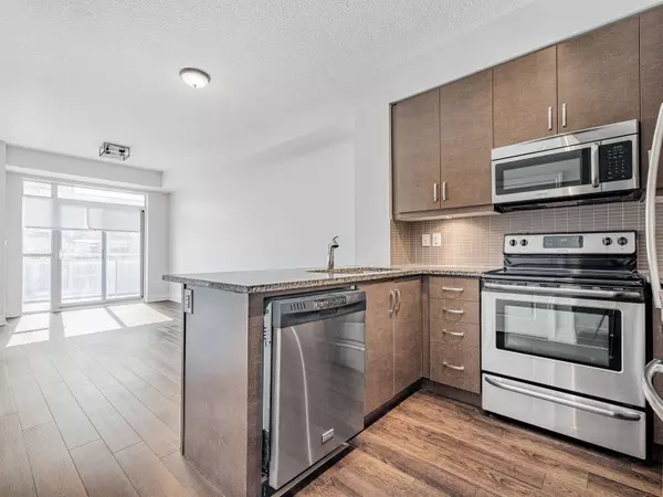 Aurora, ON L4G 7E3,111 civic square Gate #314