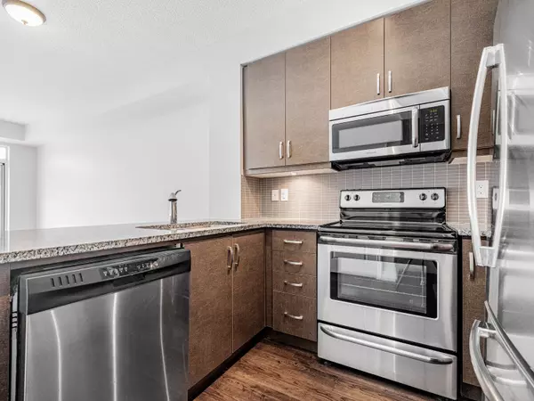 Aurora, ON L4G 7E3,111 civic square Gate #314