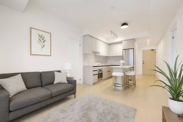 Vaughan, ON L4J 0L4,7950 Bathurst ST #202