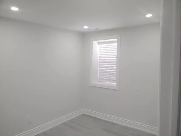 Barrie, ON L4M 1V6,40 Penetang ST #4