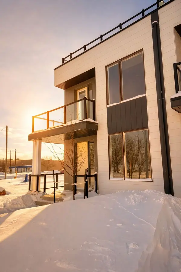 81 Lightfoot DR, Orillia, ON L3V 7L8