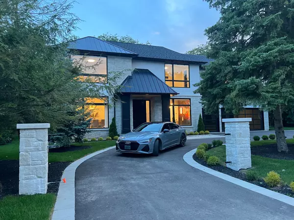 Oakville, ON L6J 4V3,204 Maple Grove DR