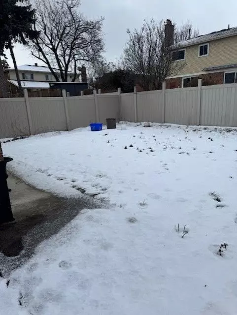 73 Mallard CRES, Brampton, ON L6S 2T7