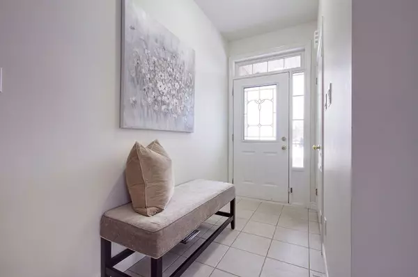 Burlington, ON L7L 7A9,2446 Sutton DR