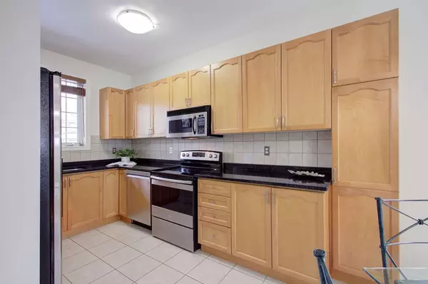 Burlington, ON L7L 7A9,2446 Sutton DR