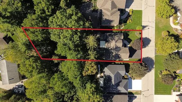 Tillsonburg, ON N4G 5V4,5 Whispering Pine LN