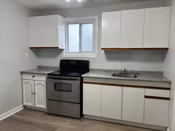 Brockville, ON K6V 1A9,10 King ST E #3