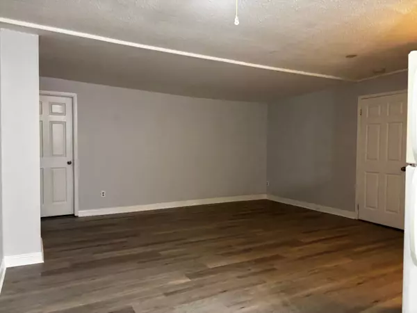 Brockville, ON K6V 1A9,10 King ST E #3