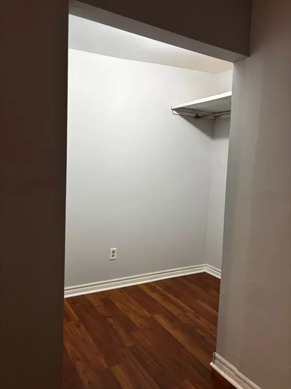 Brockville, ON K6V 1A9,10 King ST E #3