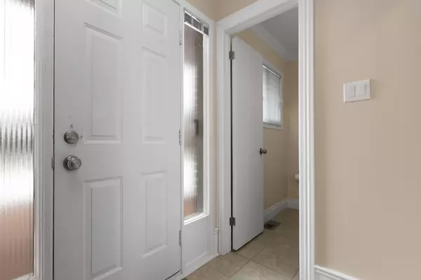 Orleans - Convent Glen And Area, ON K1C 2J7,1078 ST EMMANUEL TER