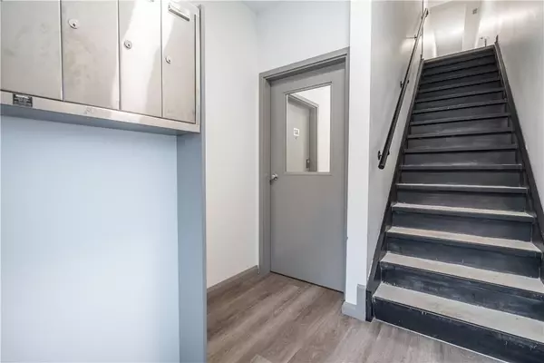 Hamilton, ON L8N 2X5,36 Grant AVE #1C