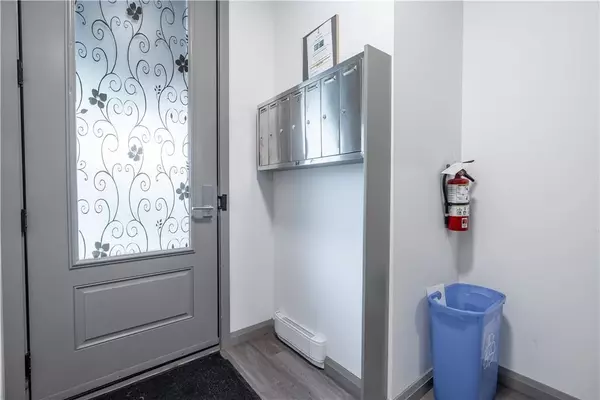 Hamilton, ON L8N 2X5,36 Grant AVE #1C