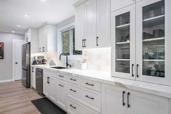 Barrhaven, ON K2J 1A4,3 St Remy DR