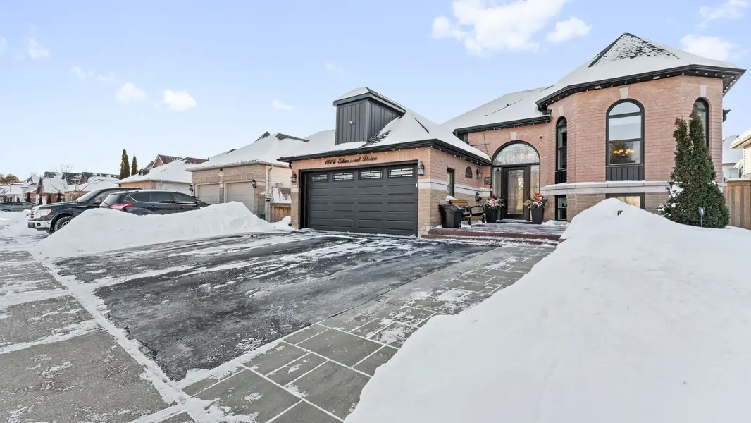 1814 Edenwood DR, Oshawa, ON L1G 7Y3