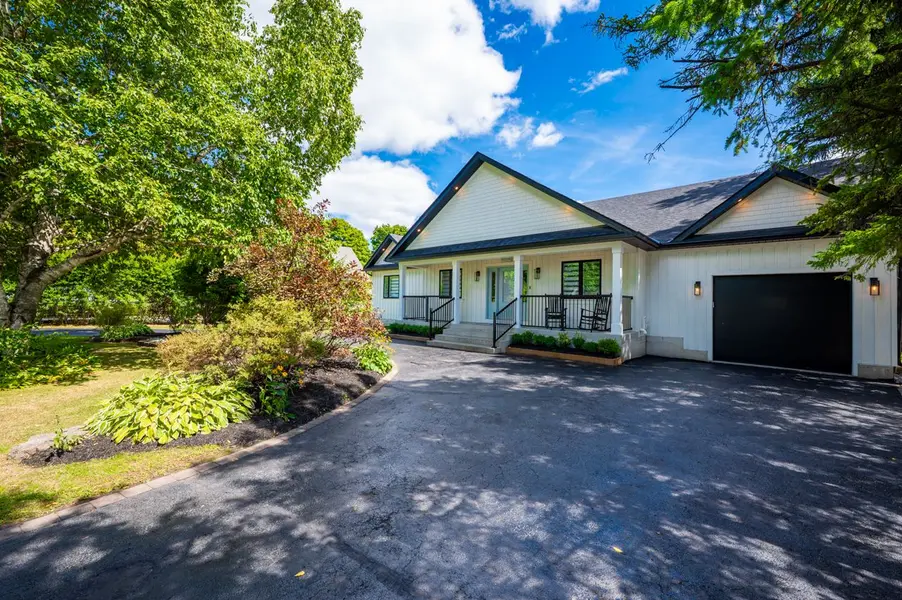 2560 2 Side Road, Burlington, ON L7M 0T1