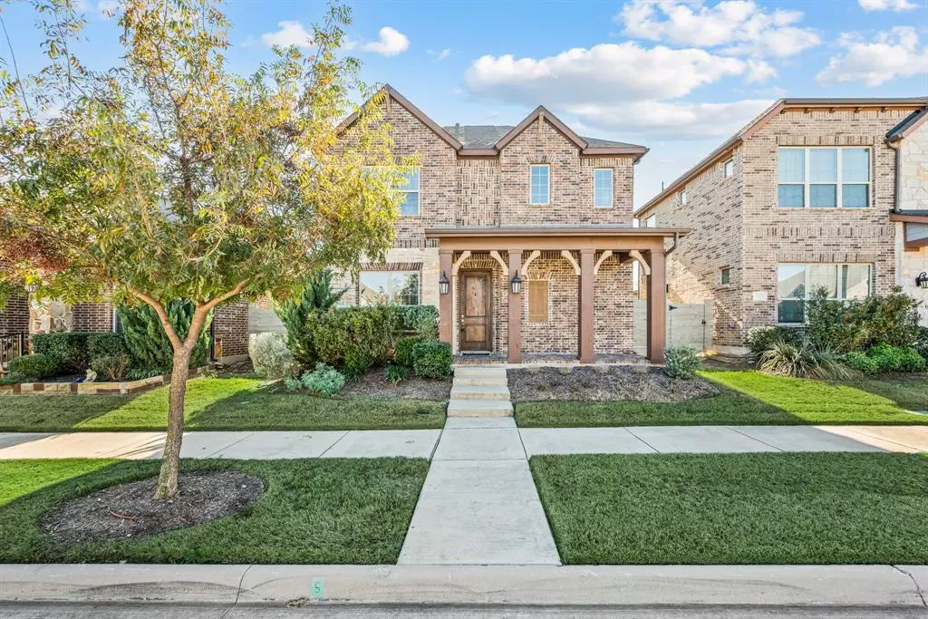 Argyle, TX 76226,905 Plaza Lane