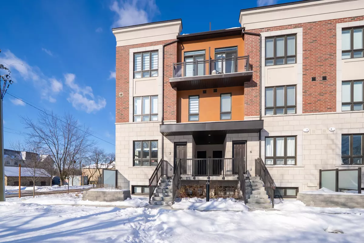 Mississauga, ON L4W 1L1,4015 Hickory DR #2