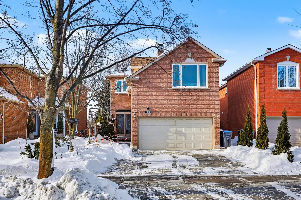 Mississauga, ON L5R 3M4,609 Four Winds WAY