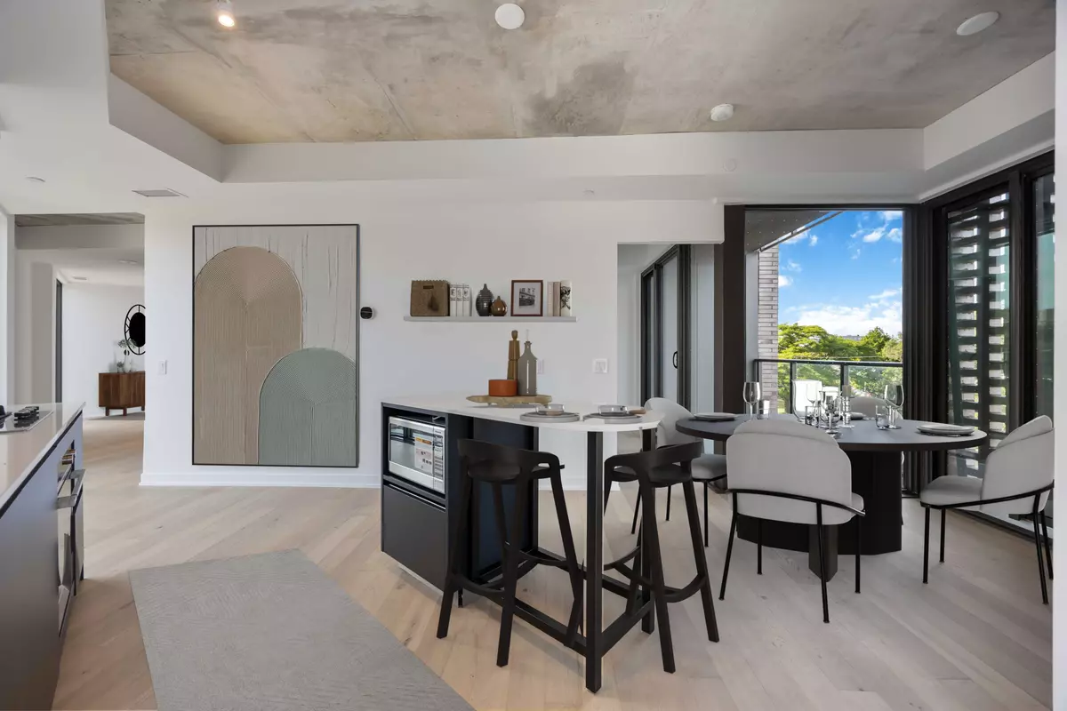 Toronto W02, ON M6P 1X9,2625 Dundas ST W #414