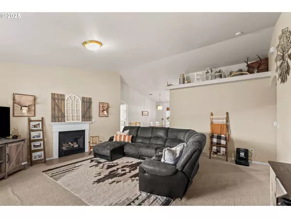 Roseburg, OR 97470,277 ARMANDE LOOP