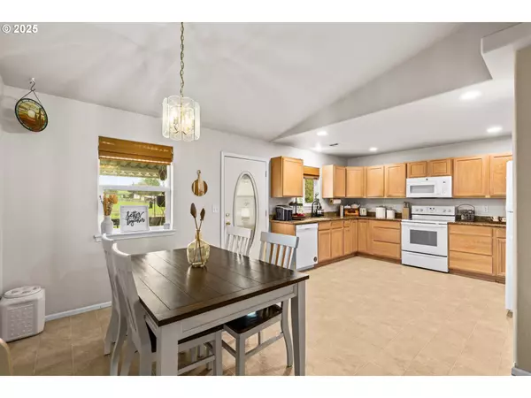 Roseburg, OR 97470,277 ARMANDE LOOP