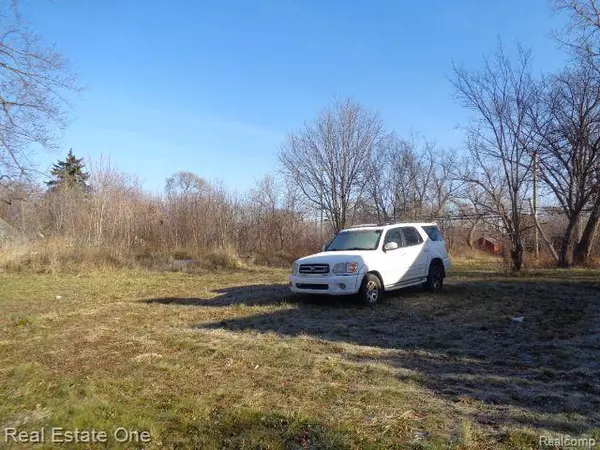 Detroit, MI 48205,18088 PELKEY ST