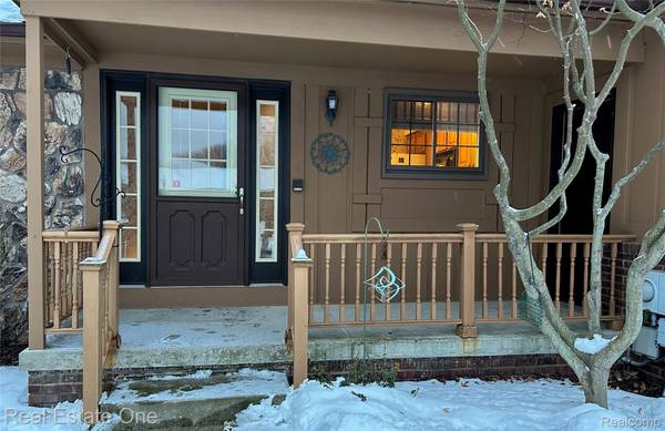 11734 Shenandoah DR #3, South Lyon, MI 48178