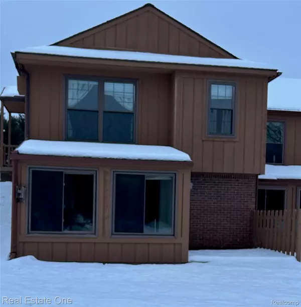 South Lyon, MI 48178,11734 Shenandoah DR #3