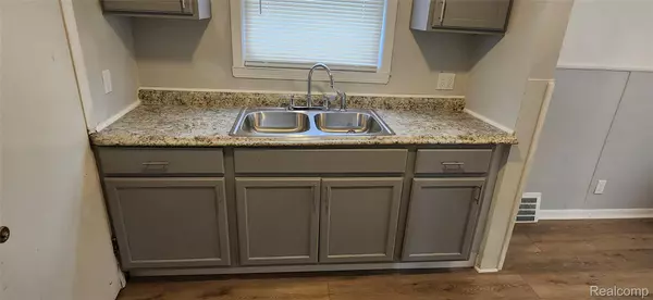 Detroit, MI 48235,17540 Asbury Park ST