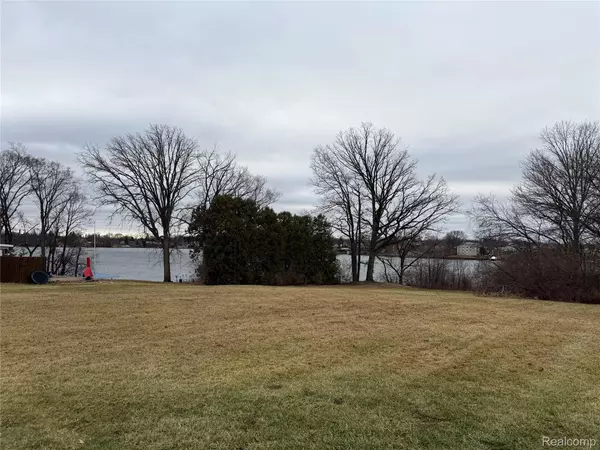 Belleville, MI 48111,45669 Harmony LN