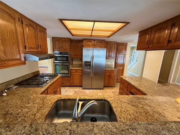 Belleville, MI 48111,45669 Harmony LN