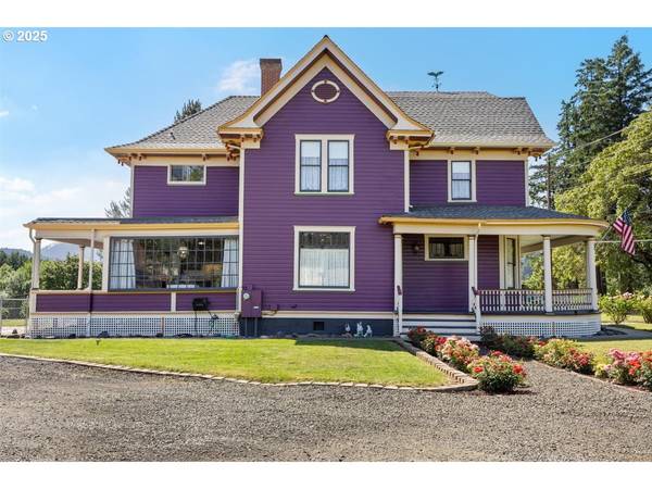 221 MAIN ST, Riddle, OR 97469