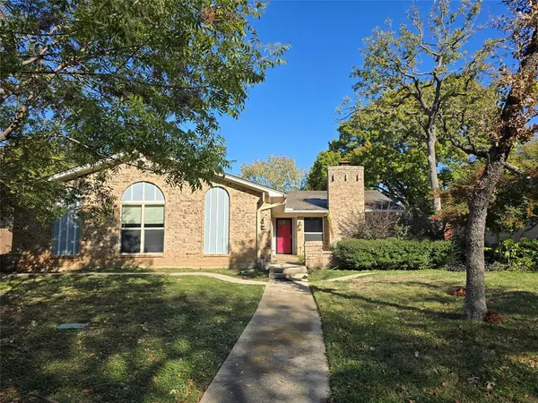 Grapevine, TX 76051,2822 Oak Forest Drive