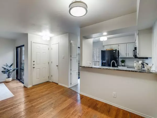 Dallas, TX 75206,5200 Martel Avenue #9B