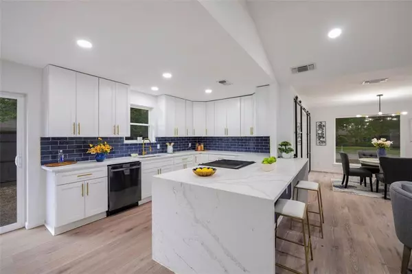 Plano, TX 75075,2613 Pin Oak Lane